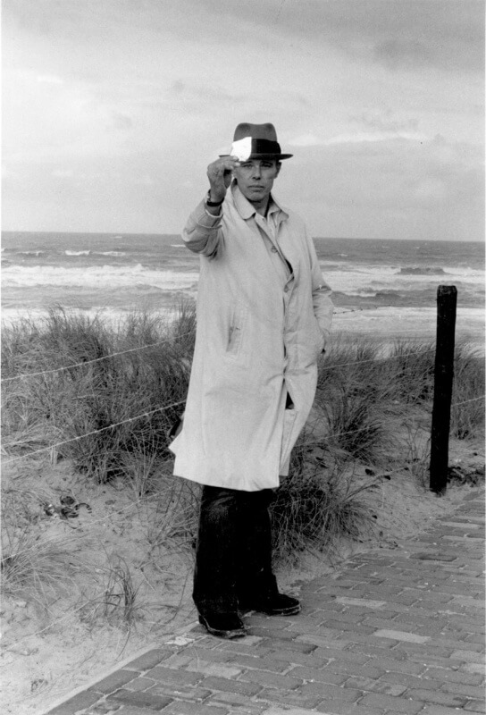 Joseph Beuys, Scheveningen, 1976. Photo: Caroline Tisdall
